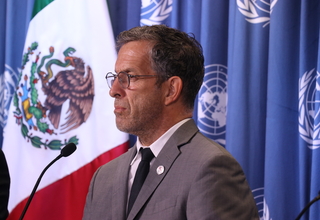 Embajador de Buena Voluntad, Kenneth Cole visita México para aumentar la visibilidad de la respuesta al VIH sida